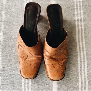 Manfield Tan Leather Mules/clogs